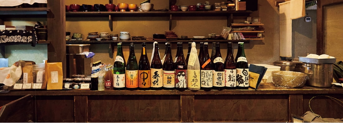 棚に並ぶ日本酒