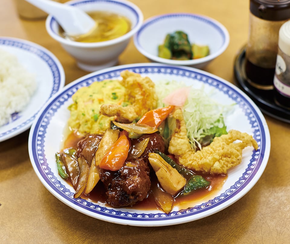 北京料理「龍華」定番のAセット（肉団子の甘酢入り）