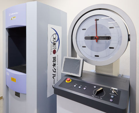 コンクリート全自動圧縮試験機